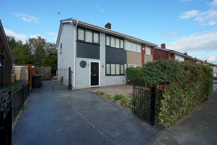 3 Bedroom Semi-Detached House To Rent In Rayden Crescent, Westhoughton, BL5