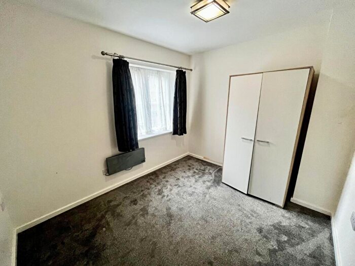 2 Bedroom Flat To Rent In Dock Mill, Dock Lane, Shipley, West Yorkshire, BD17