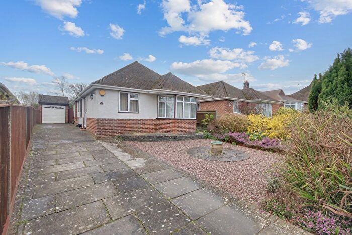 3 Bedroom Detached Bungalow For Sale In Garden Wood Road, East Grinstead, RH19