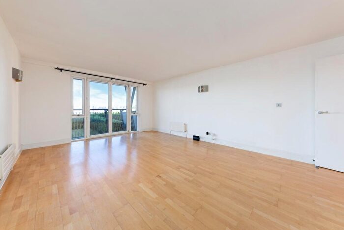 2 Bedroom Apartment To Rent In Westferry Road London, E14