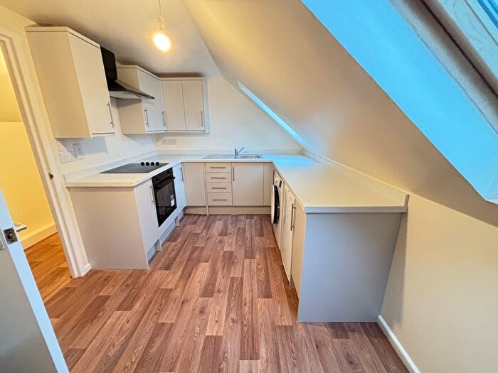 2 Bedroom Flat To Rent In Banbury Road, Oxhill, CV35