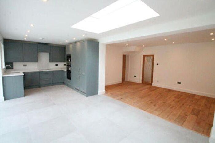 4 Bedroom Semi-Detached House To Rent In Norfield Road, Dartford, DA2