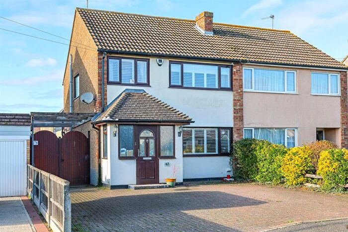 3 Bedroom Semi-Detached House For Sale In Abbey Road, Hullbridge, Hockley, SS5