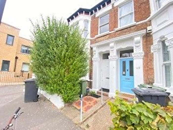 2 Bedroom Maisonette To Rent In Brading Road, London, SW2
