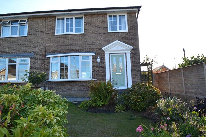 3 Bedroom Semi-Detached House For Sale In Croftlands, Idle, BD10