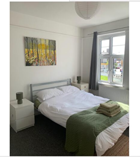 1 Bedroom Flat To Rent In Greyhound Lane, London, SW16