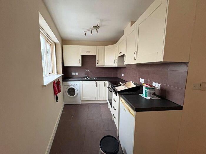 1 Bedroom Flat To Rent In Burford Road, Carterton, OX18
