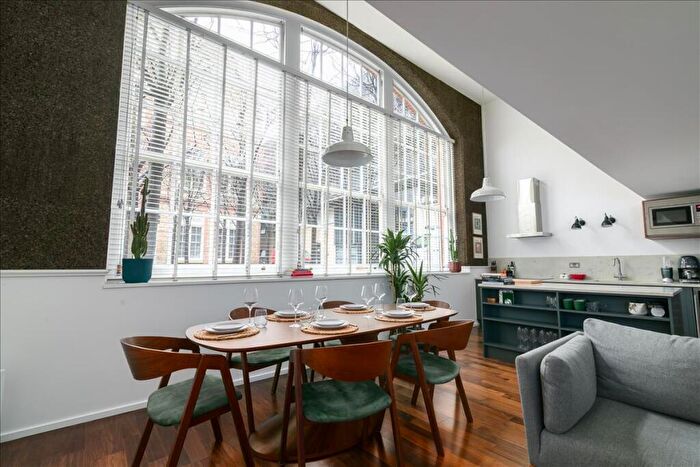 2 Bedroom Apartment For Sale In Stepney City Apartments, Stepney, London, E1