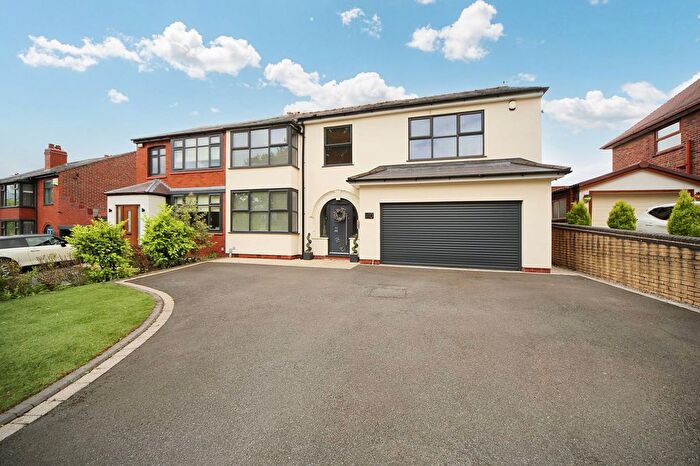 4 Bedroom Semi-Detached House For Sale In Pemberton Road, Winstanley, WN3