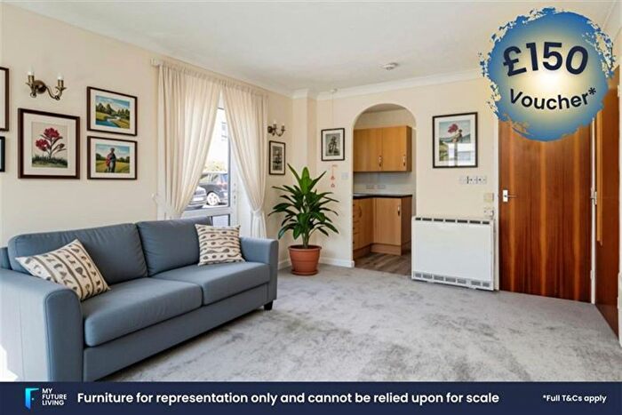 1 Bedroom Flat To Rent In Homebush House, Chingford, E4