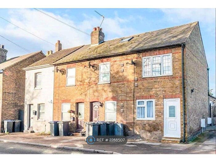 3 Bedroom End Terrace House To Rent In Thorney Lane North, Iver, SL0