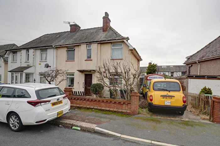 2 Bedroom Semi Detached House For Sale In Leavesley Road, Blackpool, FY1
