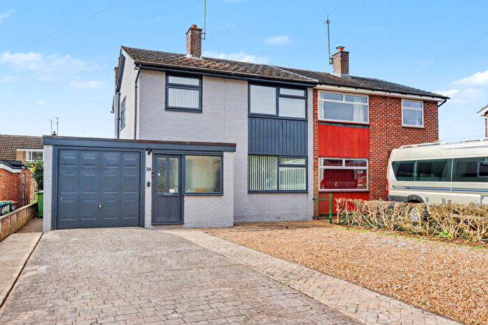 3 Bedroom Semi Detached House For Sale In Little Linford Lane, Newport Pagnell, MK16