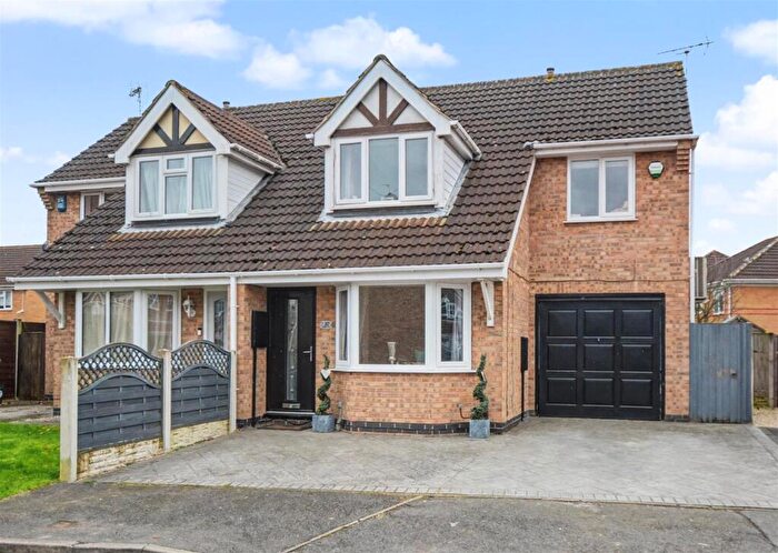 3 Bedroom Semi Detached House For Sale In Shilling Way, Long Eaton, NG10