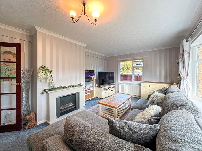 2 Bedroom Detached House For Sale In Woodroyd Avenue, Honley, Holmfirth, HD9