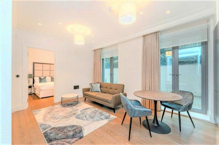 1 Bedroom Flat To Rent In Portland Place, Marylebone, London, W1B