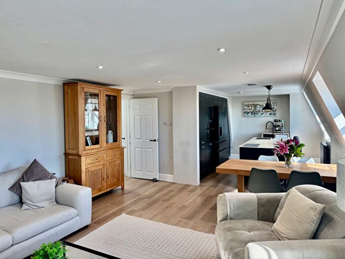 3 Bedroom Flat For Sale In Lady Hamilton House, Nelson Gardens, Stoke, PL1