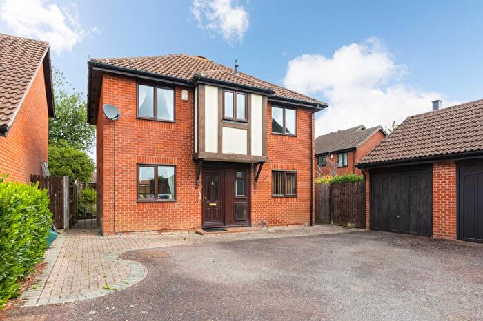 4 Bedroom Detached House For Sale In Alexander Close, Abingdon, OX14