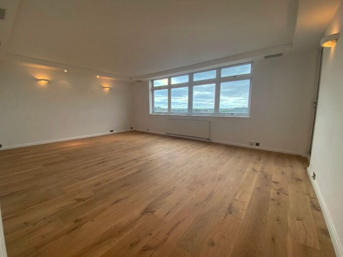 3 Bedroom Flat To Rent In Golders Green Road, London, NW11