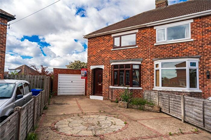 2 Bedroom End Of Terrace House For Sale In Walker Avenue, Grimsby, Lincolnshire, DN33