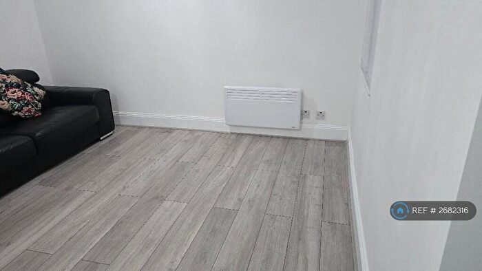 1 Bedroom Flat To Rent In Stratford, London, E15