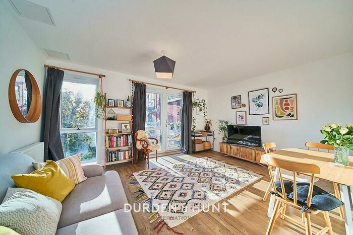 1 Bedroom Apartment For Sale In Safflower Lane, Harold Wood, RM3