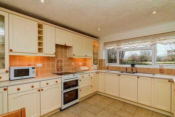 2 Bedroom Bungalow For Sale In Kells Way, Geldeston, Beccles, Norfolk, NR34