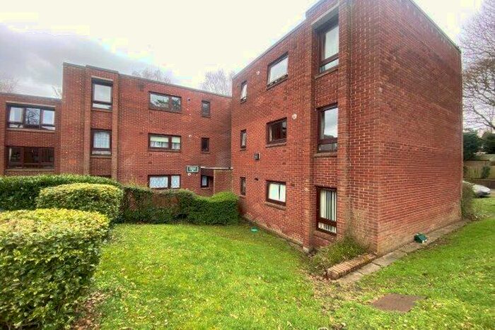 2 Bedroom Flat To Rent In Woodfield Close, Sutton Coldfield, B74