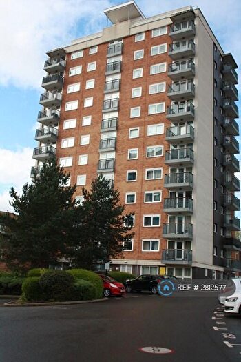 2 Bedroom Flat To Rent In Lakeside Rise, Manchester, M9