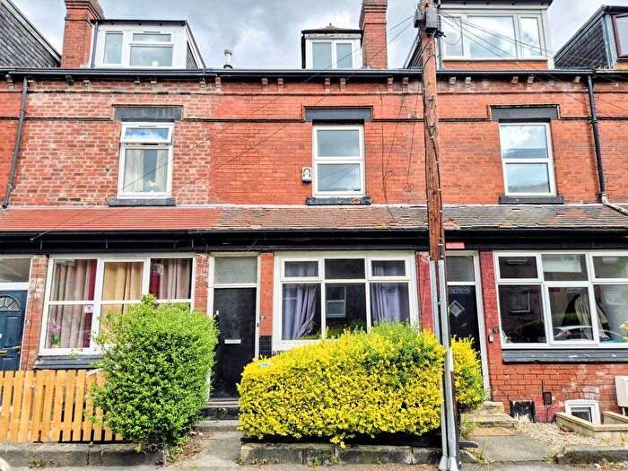 4 Bedroom Terraced House For Sale In Winfield Grove, Leeds, LS2