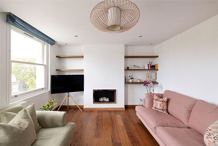 2 Bedroom Flat To Rent In St Stephens Mansions, London, W2