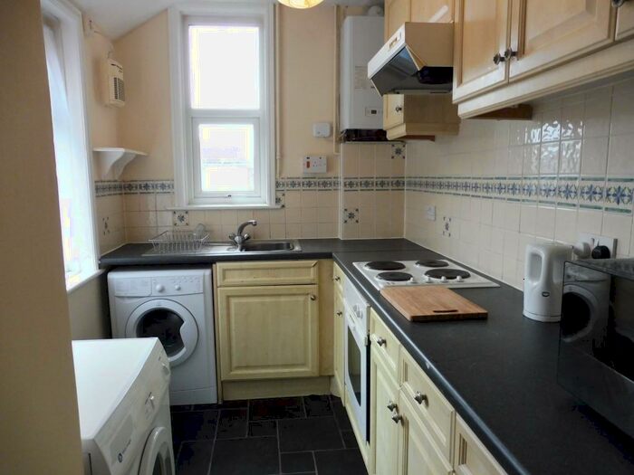 2 Bedroom Flat To Rent In Southill Road, Bournemouth, BH9