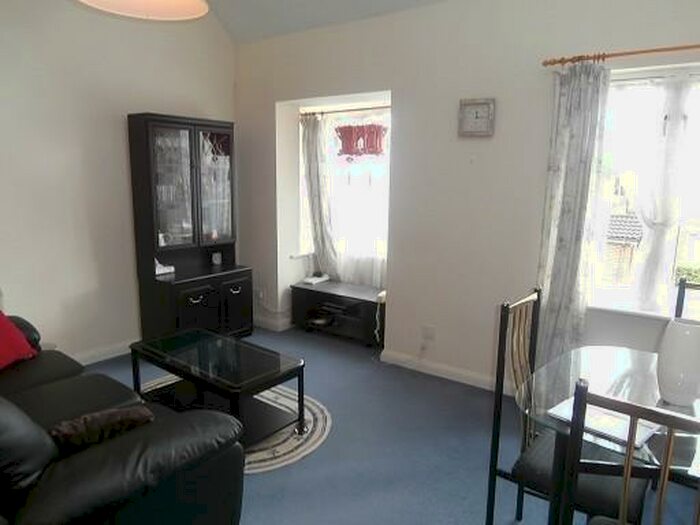 2 Bedroom Maisonette To Rent In Dorset Mews, Finchley, N3