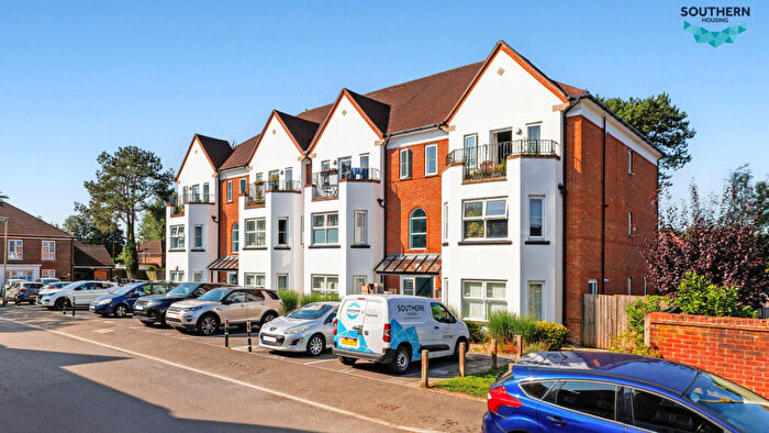 2 Bedroom Flat For Sale In - Halton Road, Kenley, Surrey, CR8