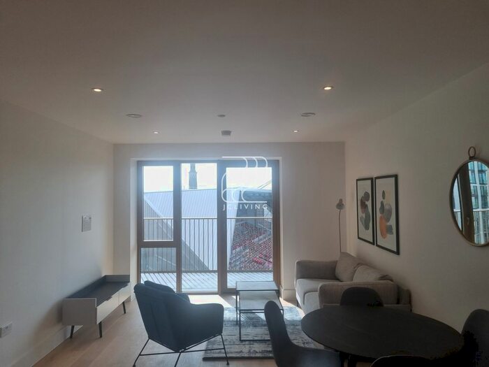 2 Bedroom Flat To Rent In Capital Interchange Way, Brentford, TW8