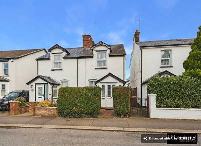 2 Bedroom Semi Detached House For Sale In Drayton Road, Borehamwood, WD6