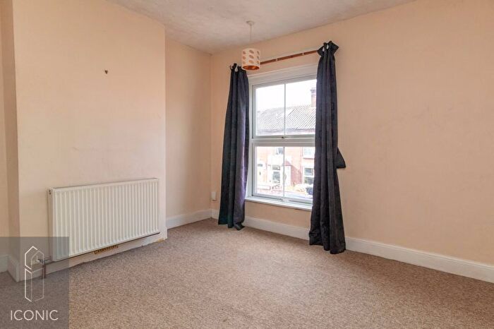 3 Bedroom End Of Terrace House For Sale In Churchill Road, Norwich, NR3