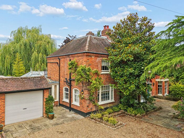 5 Bedroom Detached House For Sale In Temple Lane, Marlow, SL7