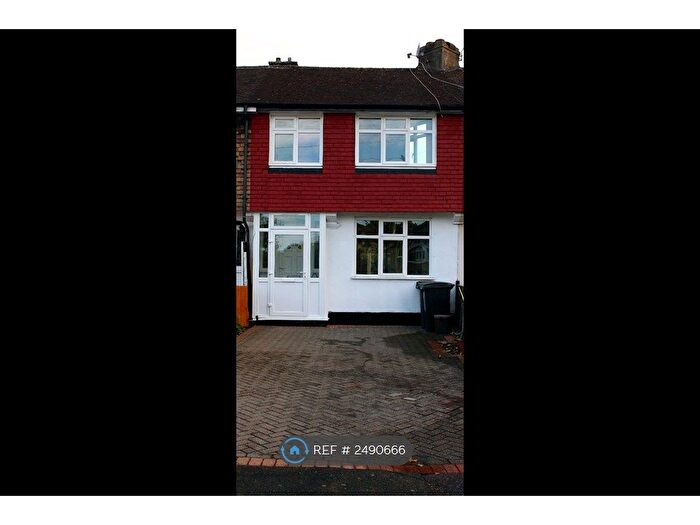 3 Bedroom Terraced House To Rent In Firdene, Surbiton, KT5
