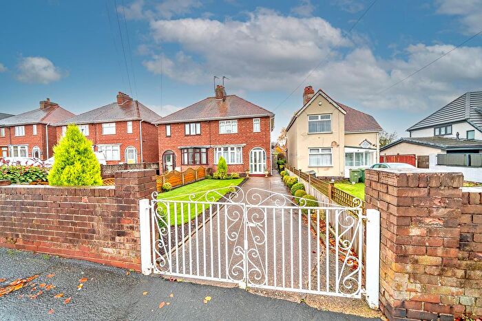 3 Bedroom Semi Detached House For Sale In Huntington Terrace Road, Cannock, WS11
