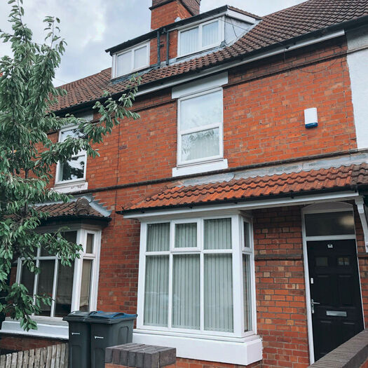 3 Bedroom Semi-Detached House To Rent In Pershore Road, Selly Oak, B29