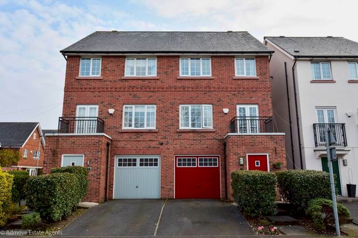 4 Bedroom Semi-Detached House To Rent In Monks Place, Warrington, WA2