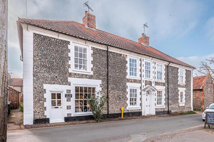 3 Bedroom Semi Detached House For Sale In Charming Flint Cottage In Blakeney, NR25
