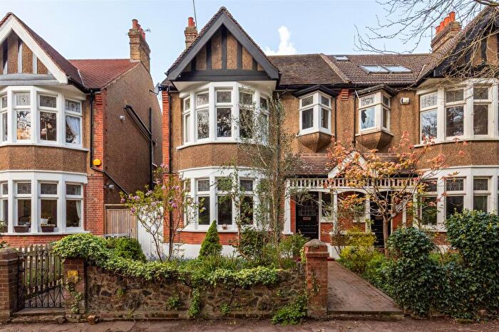 4 Bedroom Semi Detached House For Sale In Forest Glade, Highams Park, E4