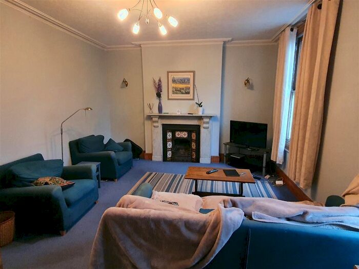 2 Bedroom Flat To Rent In Kirbys Lane, Canterbury, CT2