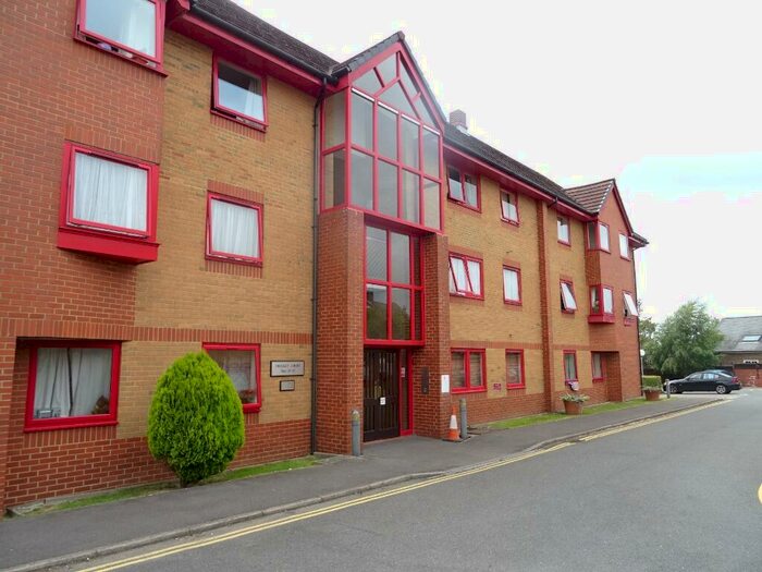 1 Bedroom Flat To Rent In Franklynn Road, Haywards Heath, RH16