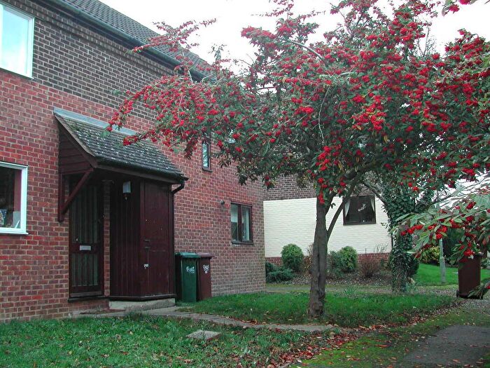 2 Bedroom End Terrace House To Rent In Azalea Walk, Banbury, OX16
