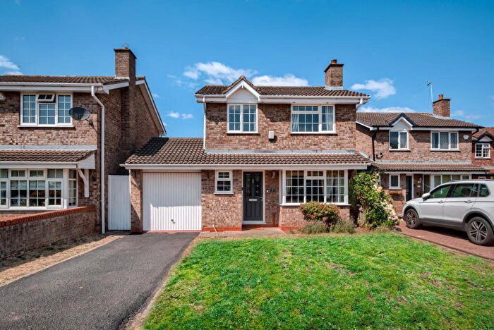 3 Bedroom Detached House For Sale In Milesbush Avenue, Castle Bromwich, B36