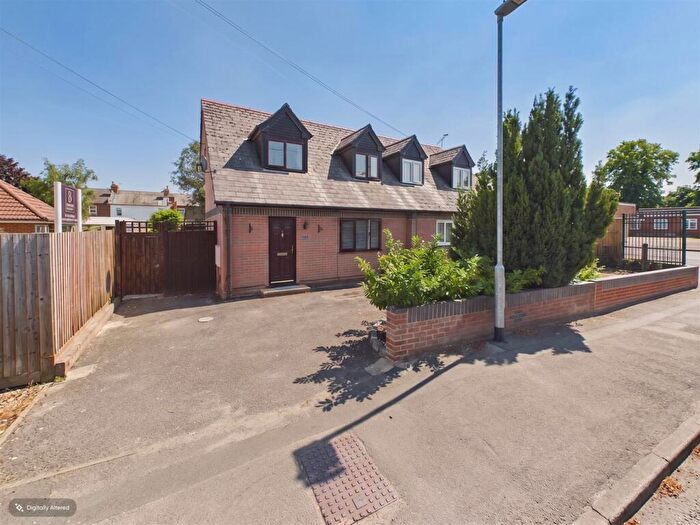 2 Bedroom Semi Detached House For Sale In Chapel Hill, Tilehurst, Reading, RG31