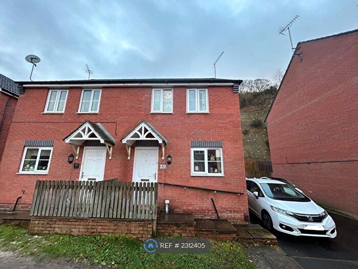 3 Bedroom Semi-Detached House To Rent In Bank End Close, Mansfield, NG18
